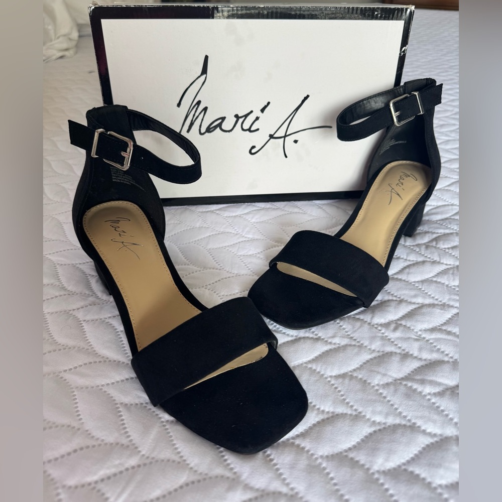 Mari A Black Block Heel Sandals 8.5 Ankle Strap Minimal Dress Heels